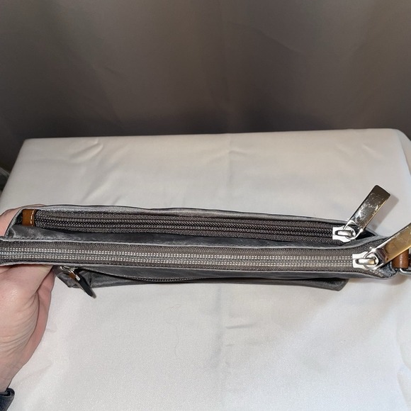 Tumi Susan Multifunction Pouch Wristlet Clutch Travel Cosmetics Gray Nylon - Picture 10 of 12